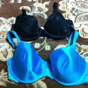 ❌❌RESERVE CRUISELINE❌❌Two 40 D bras