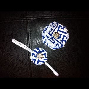 One small and one large hair bow.