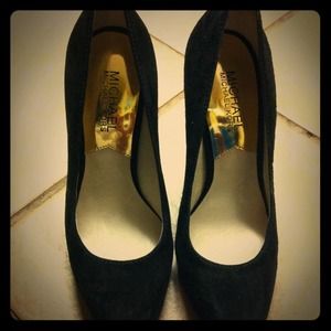 🚫SOLD🚫Michael Kors Black Pump