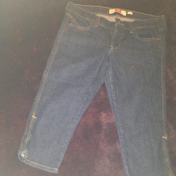 👖Old Navy Denim Capris👖 - Picture 3 of 4