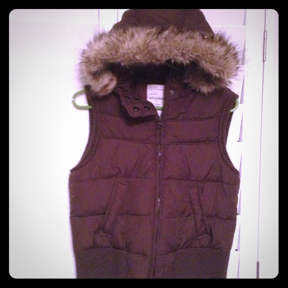 SOLD Chocolate brown puffer vest, faux fur trim