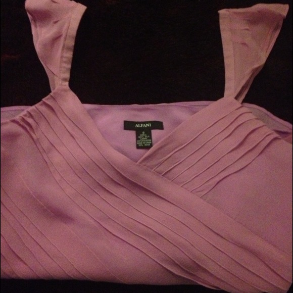 Lavender ๐ฏSilk Top - Picture 3 of 4