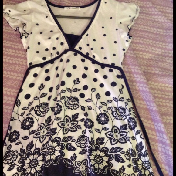 Floral and polka dots navy and white casual blouse