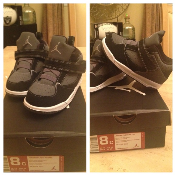 Jordan sz(8) ((((SOLD))))))