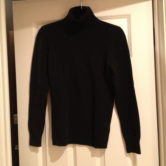 SOLD in bundle - Black Gap sweater
