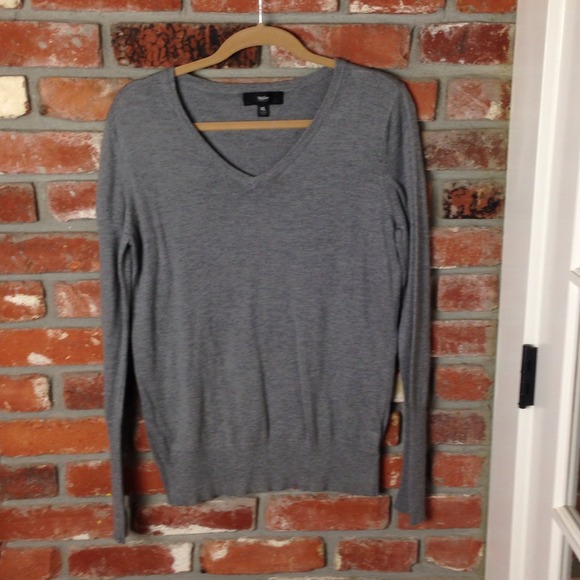 Grey v-neck sweater