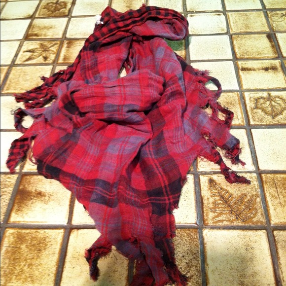 Charlotte Russe Accessories - TRADED! Plaid reversible scarf. Charlotte Russe!