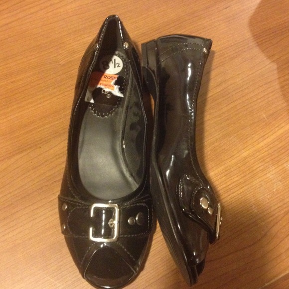 !!!!SOLD!!!!Brand New shoes - Picture 2 of 2