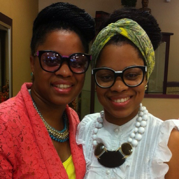 Meet ME, Rochelle, and my twin (@roshelly12000) - Picture 1 of 2