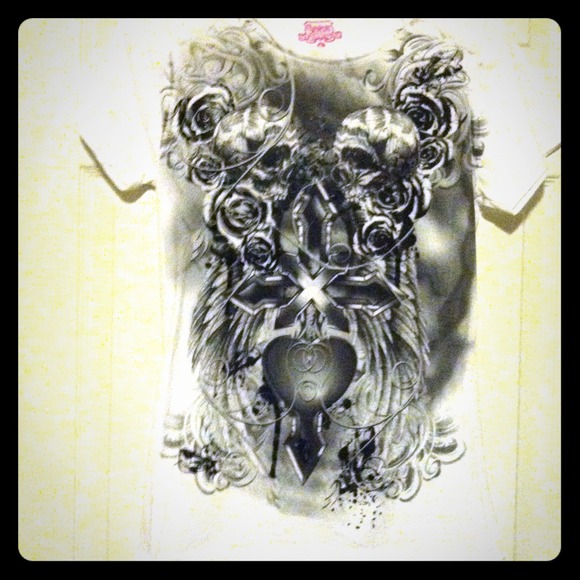 ⭕SOLD White Skull and Roses Te