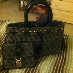 ❗SOLD❗Dooney & Bourne purse and wallet BUNDLE!