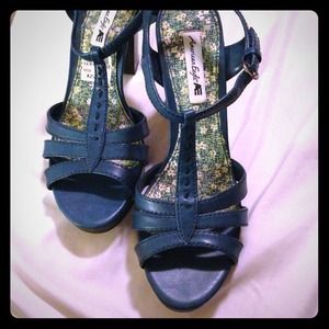 NEW American Eagle heels!