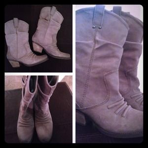 🎀Reduced!!🎰👢Adorable BCBG Cowboy Boots👢🎰💋