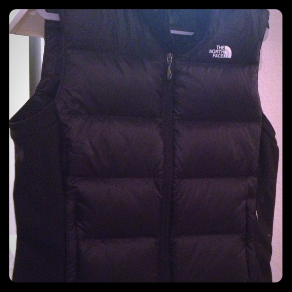 🌺Reserved 4 @mrscooke!!!🌺north face down vest!!