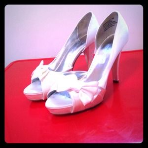 Fashionable cream colored Michaelangelo shoes!