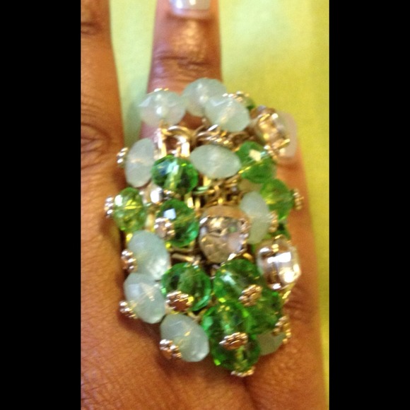 Jewelry - Green and Gold Ring with gold cuff 💥BUNDLE💥