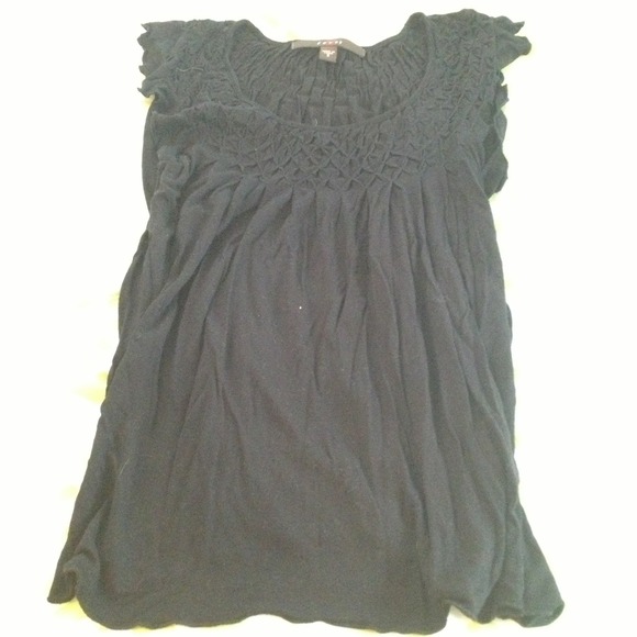 Black top - Picture 1 of 2