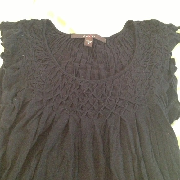 Black top - Picture 2 of 2