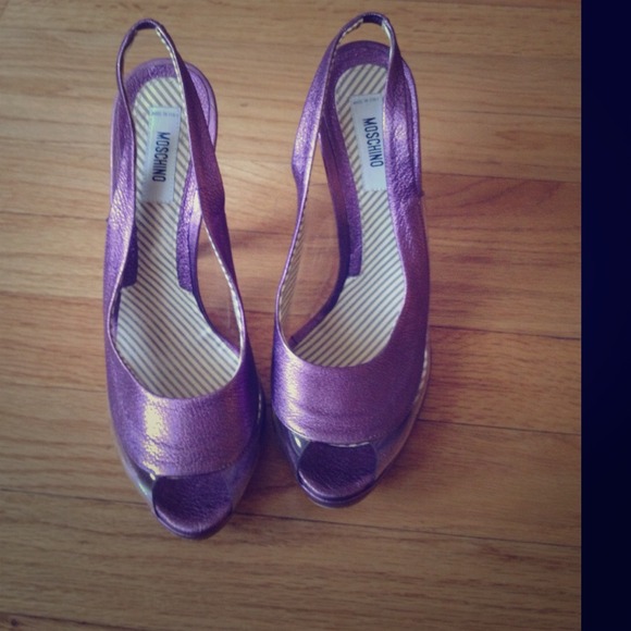 ⛔SOLD⛔Purple Moschino peeptoe pumps - Picture 1 of 4
