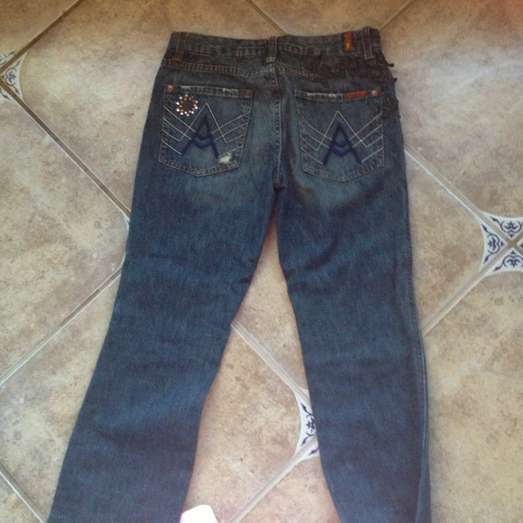 Gorgeous pair of 7 jeans. - Picture 1 of 4