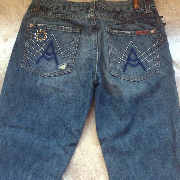 Gorgeous pair of 7 jeans. - Picture 2 of 4