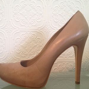 HOLD FOR @newnewcathy Tan Heels SZ 8 ALDO