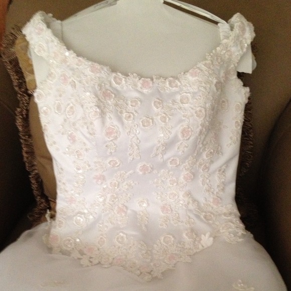 Wedding dress size 4