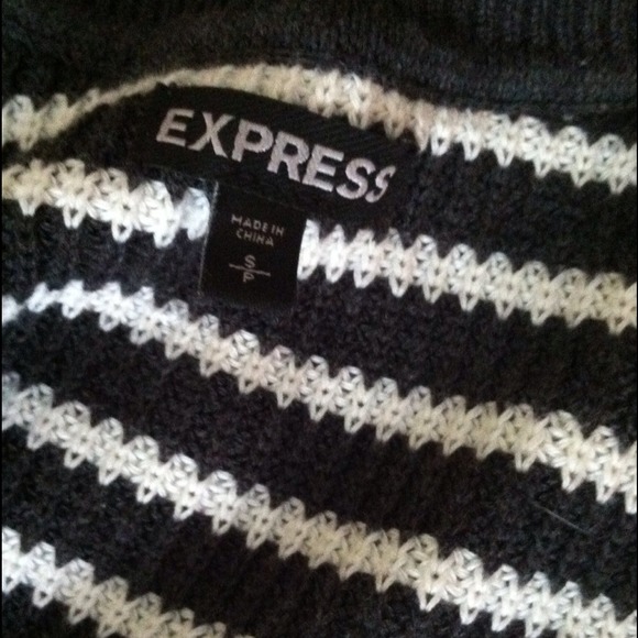 🌟Gray and White Striped Sweater - Picture 2 of 2