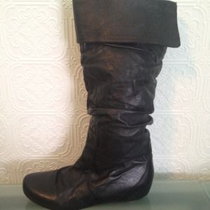 BLK flat boots SZ 7