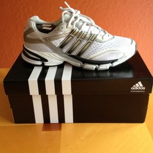 Adidas running shoes size 7 1/2