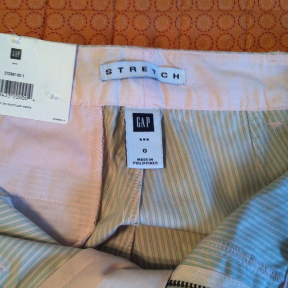 GAP Capri pants nwt - Picture 2 of 3