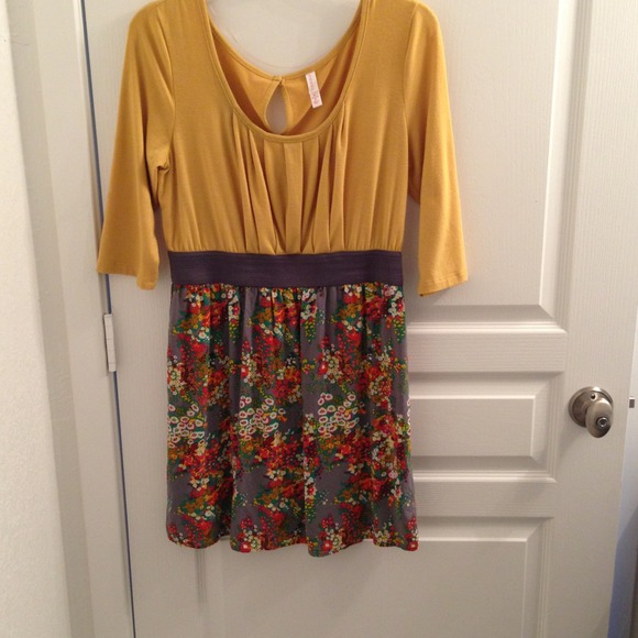 🚫SOLD🚫- Yellow Mustard and Gray Floral Dress