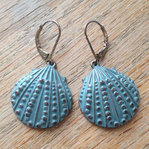 Jewelry - Stylish Shell-shaped Earrings