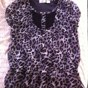 A lepored printed shirt