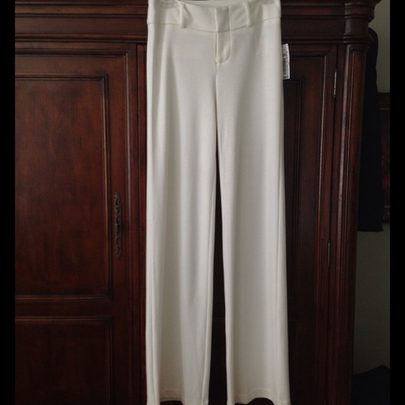 Michael Kors Pants - 💢reduced💢NWT Michael Kors pants.