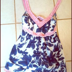 Casual, summery, adorable Holister tank top!