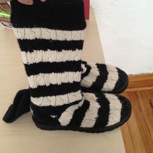 **RESERVED for @jdavey164 ** UGG boots :)