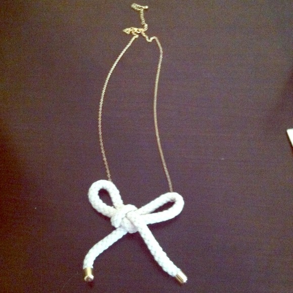 Jewelry - 💋SOLD💋 Necklace