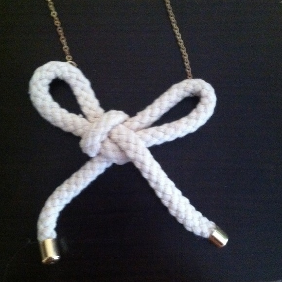 💋SOLD💋 Necklace - Picture 2 of 2