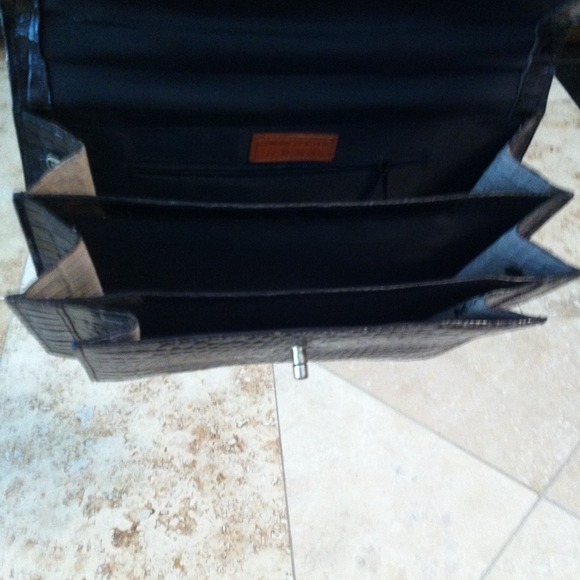 Purse - Picture 2 of 3