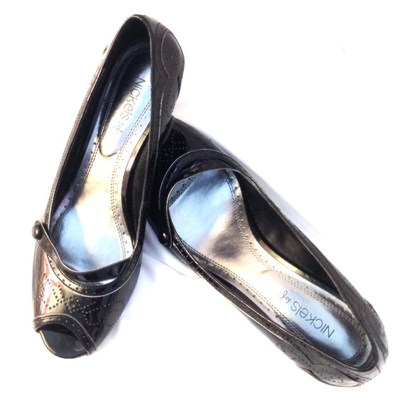 **SOLD** Patent kitten heels w/ open toe