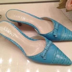 Shoes  sold in a bundle