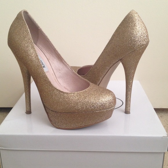 Steve Madden Shoes - REDUCED!!!!!!Steve Madden Glitter Pump