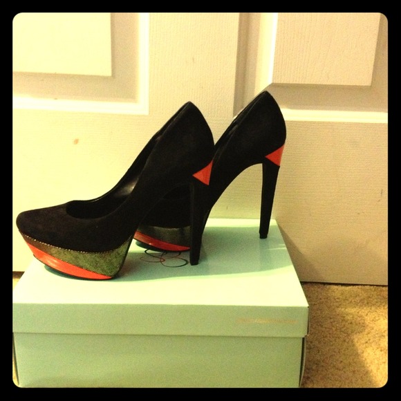 Jessica Simpson Shoes - 💥REDUCED💥Brand New Jessica Simpson Platform Pump