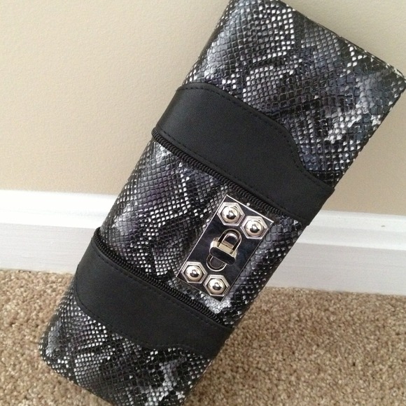 Black Clutch