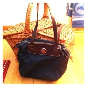 🔻REDUCED🔻Navy Blue Nylon Dooney&Bourke purse