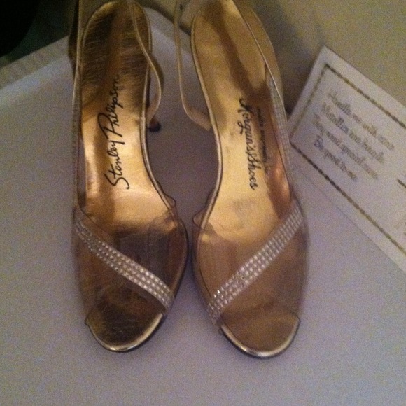 Gorgeous jeweled heels - Picture 2 of 4