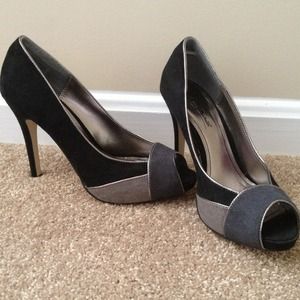 Black & Gray Pumps
