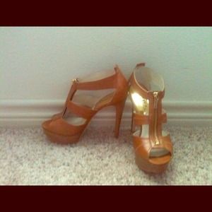 MK Luggage Strappy Sandals size 6.5