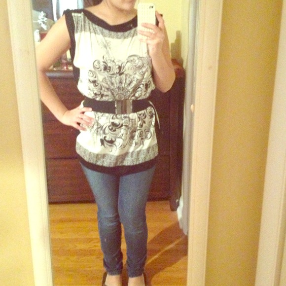 Papaya blouse with removable belt and coin belt